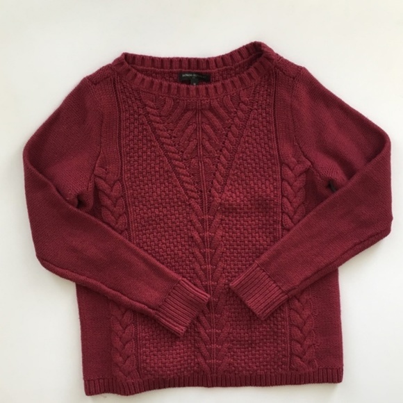 Banana Republic Sweaters - Banana Republic cranberry cable knit sweater